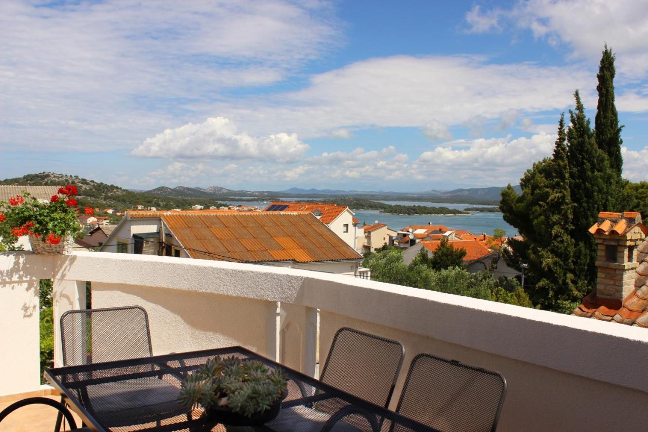 Apartments Villa Arta Murter Extérieur photo